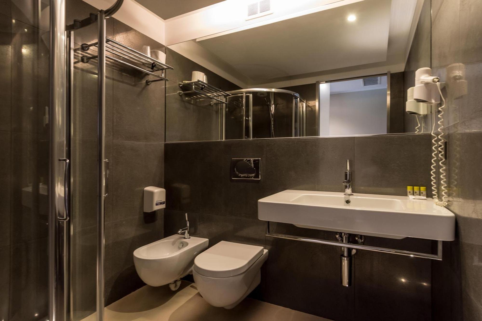 B&B Hotel Savona Hotel