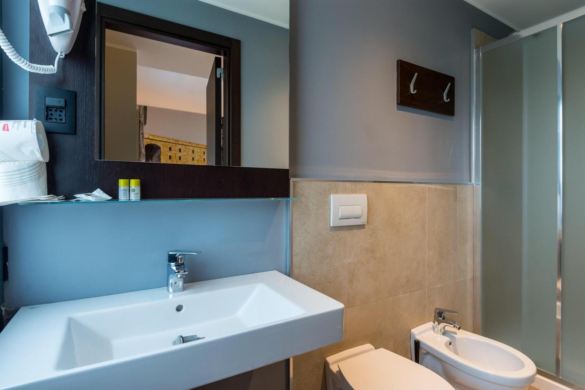 B&B Hotel Savona Hotel